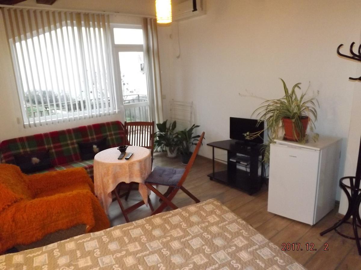 Faina Guest House 레조보 외부 사진