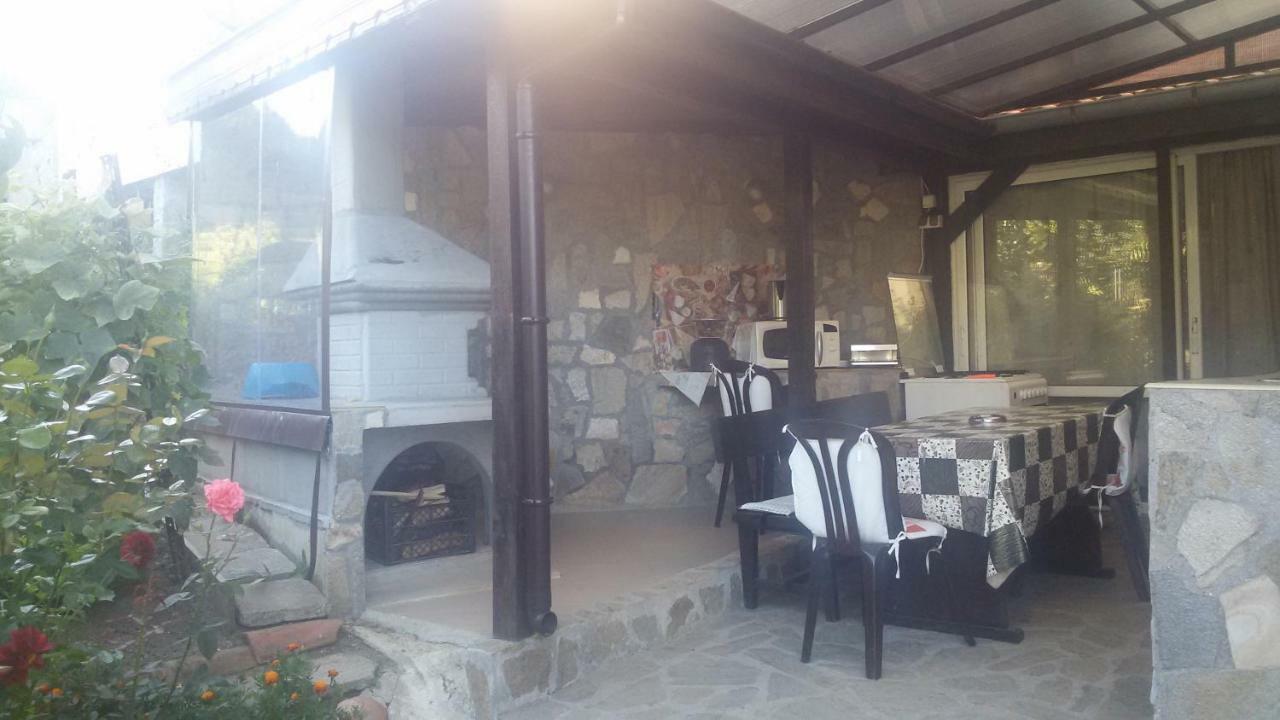 Faina Guest House 레조보 외부 사진
